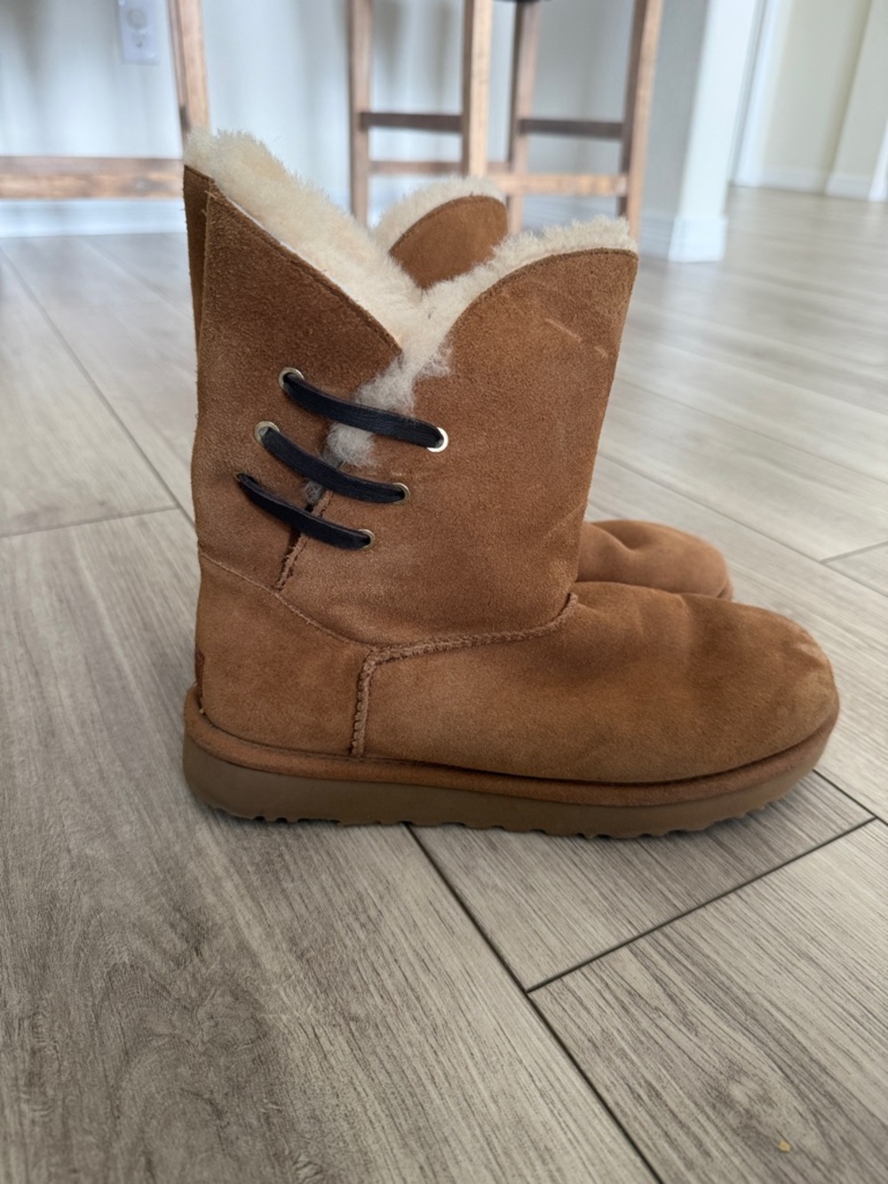 UGG Women’s Constantine Chesnut Suede Boot size 9